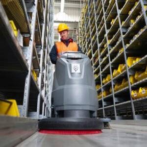 Usage Scenario of Scrubber Dryer BD 50/50 C: Warehouse